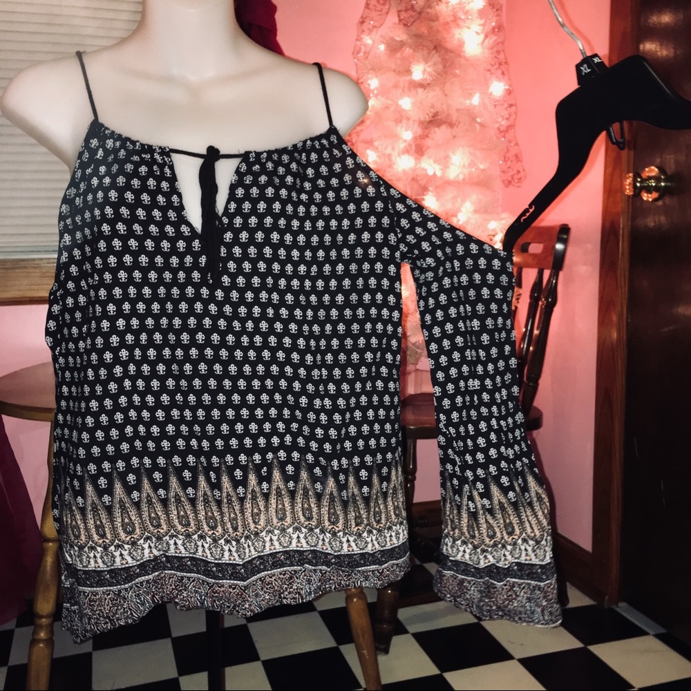 LIKE NEW Y2K Charlotte Russe Shoulder Tassel Boho Top